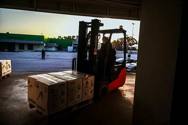 Kommission stärkt Transparenz- und Genehmigungsmechanismus für Ausfuhren von COVID-19-Impfstoffen